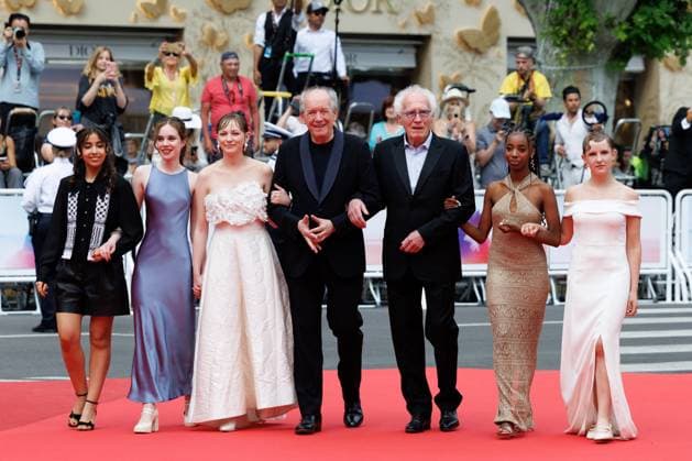 M Montée des marches du film Jeunes mères lors du 78ème Festival International du Film de Cannes Samia Hilmi, Babette Verbeek, Elsa Houben, Luc Dardenne, Jean Pierre Dardenne, Lucie Laruelle, Janaïna Halloy Montée des marches du film Jeunes mères lors du 78ème Festival International du Film de Cannes, au Palais des Festivals à Cannes Le 23 mai 2025 Jacovides Moreau Bestimage Red carpet for the movie Jeunes mères during the 78th Cannes International Film Festival at the Palais des Festivals in Cannes, France On may 23th 2025 Cannes France  Copyright: xJACOVIDES-MOREAUx xBESTIMAGExJACOVIDES-MOREAUx xBESTIMAGEx