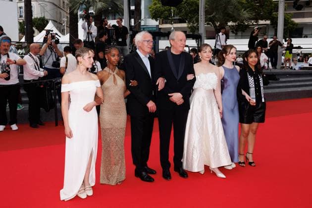 M Montée des marches du film Jeunes mères lors du 78ème Festival International du Film de Cannes Janaïna Halloy, Lucie Laruelle, Luc Dardenne, Jean Pierre Dardenne, Elsa Houben, Babette Verbeek, Samia Hilmi Montée des marches du film Jeunes mères lors du 78ème Festival International du Film de Cannes, au Palais des Festivals à Cannes Le 23 mai 2025 Jacovides Moreau Bestimage Red carpet for the movie Jeunes mères during the 78th Cannes International Film Festival at the Palais des Festivals in Cannes, France On may 23th 2025 Cannes France  Copyright: xJACOVIDES-MOREAUx xBESTIMAGExJACOVIDES-MOREAUx xBESTIMAGEx