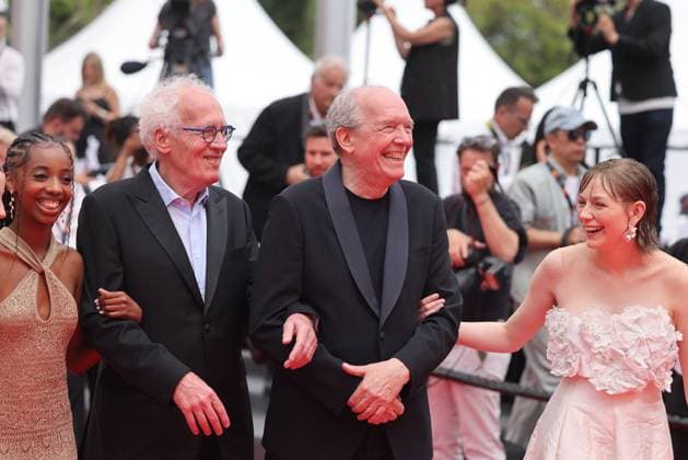 J Montée des marches du film Jeunes mères lors du 78ème Festival International du Film de Cannes Lucie Laruelle, Jean Pierre Dardenne, Luc Dardenne, Elsa Houben Montée des marches du film Jeunes mères lors du 78ème Festival International du Film de Cannes, au Palais des Festivals à Cannes Le 23 mai 2025 Jacovides Moreau Bestimage Red carpet for the movie Jeunes mères during the 78th Cannes International Film Festival at the Palais des Festivals in Cannes, France On may 23th 2025 Cannes France  Copyright: xJACOVIDES-MOREAUx xBESTIMAGExJACOVIDES-MOREAUx xBESTIMAGEx