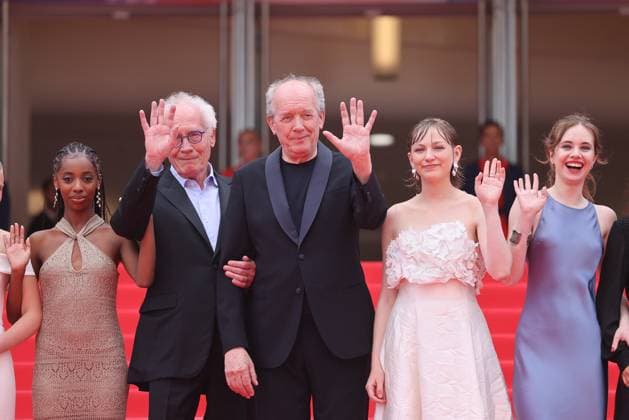 J Montée des marches du film Jeunes mères lors du 78ème Festival International du Film de Cannes Lucie Laruelle, Jean Pierre Dardenne,Luc Dardenne, Elsa Houben, Babette Verbeek Montée des marches du film Jeunes mères lors du 78ème Festival International du Film de Cannes, au Palais des Festivals à Cannes Le 23 mai 2025 Jacovides Moreau Bestimage Red carpet for the movie Jeunes mères during the 78th Cannes International Film Festival at the Palais des Festivals in Cannes, France On may 23th 2025 Cannes France  Copyright: xJACOVIDES-MOREAUx xBESTIMAGExJACOVIDES-MOREAUx xBESTIMAGEx