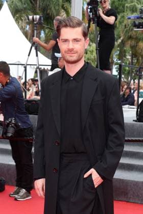 J Montée des marches du film Jeunes mères lors du 78ème Festival International du Film de Cannes Lukas Dhont Montée des marches du film Jeunes mères lors du 78ème Festival International du Film de Cannes, au Palais des Festivals à Cannes Le 23 mai 2025 Jacovides Moreau Bestimage Red carpet for the movie Jeunes mères during the 78th Cannes International Film Festival at the Palais des Festivals in Cannes, France On may 23th 2025 Cannes France  Copyright: xJACOVIDES-MOREAUx xBESTIMAGExJACOVIDES-MOREAUx xBESTIMAGEx