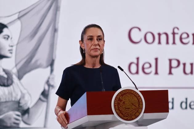 Mexico™s President Claudia Sheinbaum Holds Briefing Mexico™s President Claudia Sheinbaum Pardo, speaks during a news conference about the 3.5% tax on remittances by the US government at National Palace. on May 23, 2025 in Mexico City, Mexico. (Photo by Carlos Santiago Eyepix Group) Copyright: xCarlosxSantiago xEyepixxGroupx CS_23052025_156192