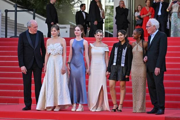 Cannes The Mastermind Screening JR Babette Verbeek, Elsa Houben, Jean-Pierre Dardenne, Luc Dardenne, Lucie Laruelle and Janaïna Halloy attending the screening of The Mastermind at 78th Cannes Film Festival in Cannes, France on May, 23, 2025. Photo by Julien Reynaud APS-Medias ABACAPRESS.COM Cannes France  Copyright: xReynaudxJulien APS-Medias ABACAx