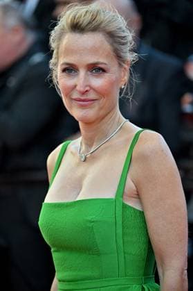 Cannes The Mastermind Screening JR Gillian Anderson attending the screening of The Mastermind at 78th Cannes Film Festival in Cannes, France on May, 23, 2025. Photo by Julien Reynaud APS-Medias ABACAPRESS.COM Cannes France  Copyright: xReynaudxJulien APS-Medias ABACAx