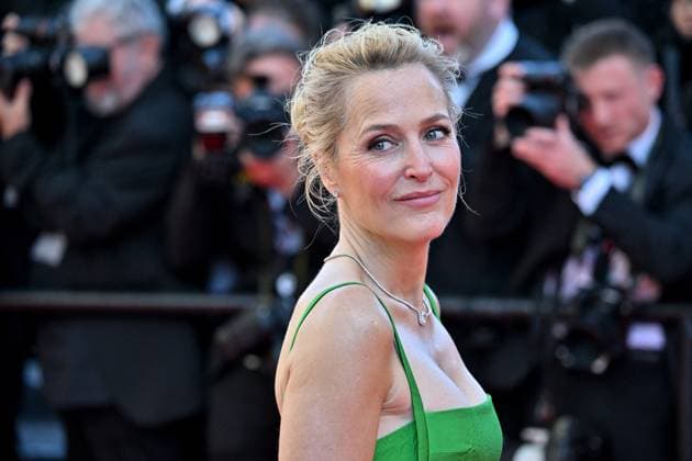 Cannes The Mastermind Screening JR Gillian Anderson attending the screening of The Mastermind at 78th Cannes Film Festival in Cannes, France on May, 23, 2025. Photo by Julien Reynaud APS-Medias ABACAPRESS.COM Cannes France  Copyright: xReynaudxJulien APS-Medias ABACAx