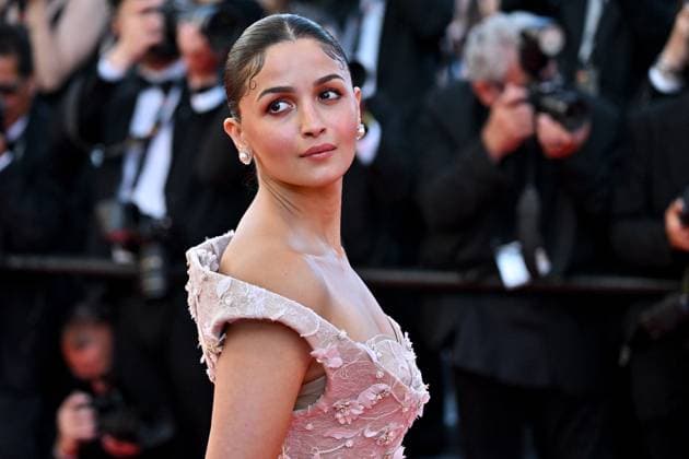 Cannes The Mastermind Screening JR Alia Bhatt attending the screening of The Mastermind at 78th Cannes Film Festival in Cannes, France on May, 23, 2025. Photo by Julien Reynaud APS-Medias ABACAPRESS.COM Cannes France  Copyright: xReynaudxJulien APS-Medias ABACAx