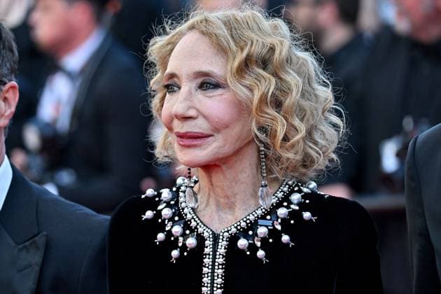 Cannes The Mastermind Screening JR Marisa Berenson attending the screening of The Mastermind at 78th Cannes Film Festival in Cannes, France on May, 23, 2025. Photo by Julien Reynaud APS-Medias ABACAPRESS.COM Cannes France  Copyright: xReynaudxJulien APS-Medias ABACAx