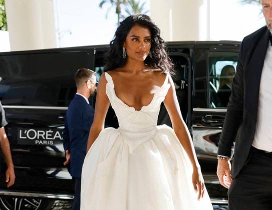 Cannes Simone Ashley is spotted at Hotel Martinez MP Simone Ashley is spotted at Hotel Martinez ahead the 78th annual Cannes Film Festival on May 23, 2025 in Cannes, France. Photo by Marco Piovanotto ABACAPRESS.COM  Copyright: xPiovanottoxMarco ABACAx