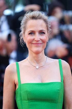 78eme Festival International du Film de Cannes Montée des marches du film The Masterlmind 78th International Cannes Film Festival Red carpet for The Mastermind movie 445037 2025 05 23 France Anderson, Gillian  Copyright: xIvankaxVoisinx xStarfacex STAR_445037_031