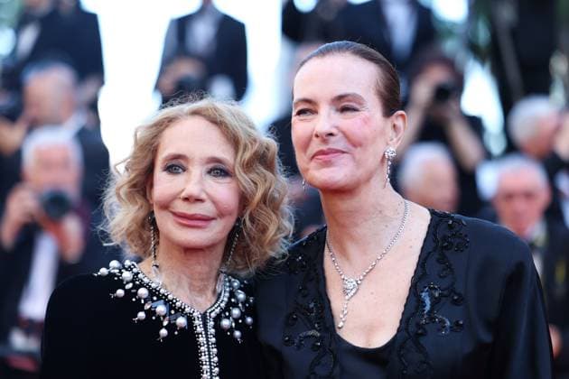 78eme Festival International du Film de Cannes Montée des marches du film The Masterlmind 78th International Cannes Film Festival Red carpet for The Mastermind movie 445037 2025 05 23 France Bouquet, Carole Berenson, Marisa  Copyright: xIvankaxVoisinx xStarfacex STAR_445037_066