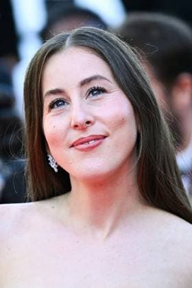 Cannes The Mastermind Premiere AM Alana Haim attending The Mastermind Premiere in Cannes, France on May 23, 2025 as part of the 78th Cannes Film Festival. Photo by Aurore Marechal ABACAPRESS.COM Cannes France  Copyright: xMarechalxAurore ABACAx