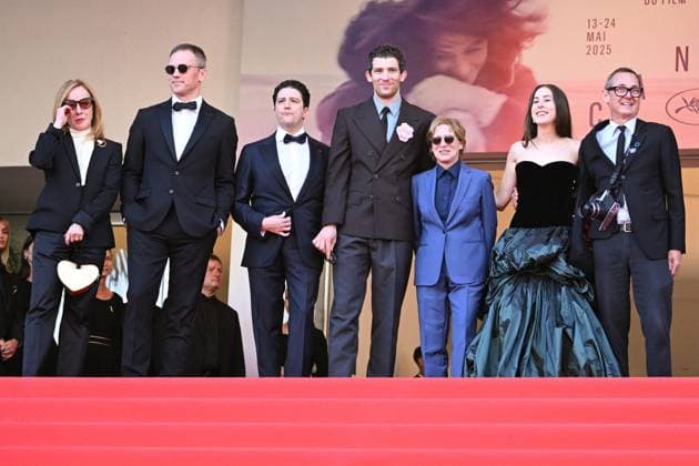 Cannes The Mastermind Premiere AM Amy Roth, Neil Kopp, John Magaro, Josh O Connor, Kelly Reichardt, Alana Haim, Anish Savjani, Christopher Blauvelt and a guest attending The Mastermind Premiere in Cannes, France on May 23, 2025 as part of the 78th Cannes Film Festival. Photo by Aurore Marechal ABACAPRESS.COM Cannes France  Copyright: xMarechalxAurore ABACAx