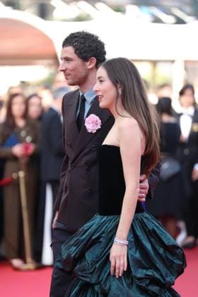 78eme Festival International du Film de Cannes Montée des marches du film The Masterlmind 78th International Cannes Film Festival Red carpet for The Mastermind movie 445037 2025 05 23 France Haim, Alana  Copyright: xIvankaxVoisinx xStarfacex STAR_445037_088
