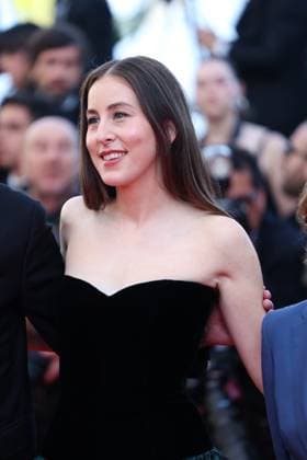 78eme Festival International du Film de Cannes Montée des marches du film The Masterlmind 78th International Cannes Film Festival Red carpet for The Mastermind movie 445037 2025 05 23 France Haim, Alana  Copyright: xIvankaxVoisinx xStarfacex STAR_445037_094