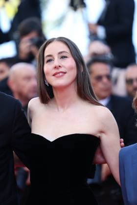 78eme Festival International du Film de Cannes Montée des marches du film The Masterlmind 78th International Cannes Film Festival Red carpet for The Mastermind movie 445037 2025 05 23 France Haim, Alana  Copyright: xIvankaxVoisinx xStarfacex STAR_445037_097