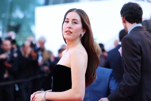 Entertainment Bilder des Tages 78eme Festival International du Film de Cannes Montée des marches du film The Masterlmind 78th International Cannes Film Festival Red carpet for The Mastermind movie 445037 2025 05 23 France Haim, Alana  Copyright: xIvankaxVoisinx xStarfacex STAR_445037_106