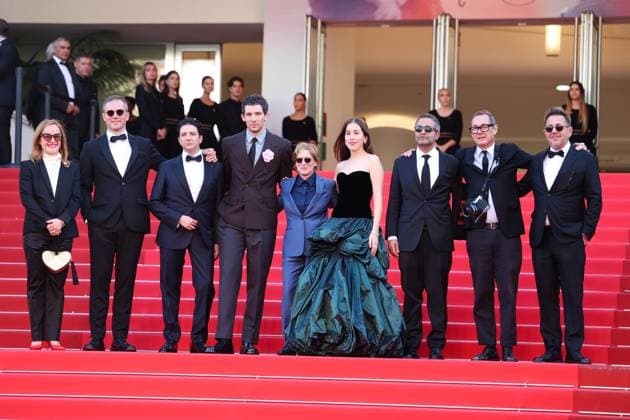 78eme Festival International du Film de Cannes Montée des marches du film The Masterlmind 78th International Cannes Film Festival Red carpet for The Masterlmind movie 445037 2025 05 23 France Haim, Alana O Connor, Josh Reichardt, Kelly  Copyright: xIvankaxVoisinx xStarfacex STAR_445037_112