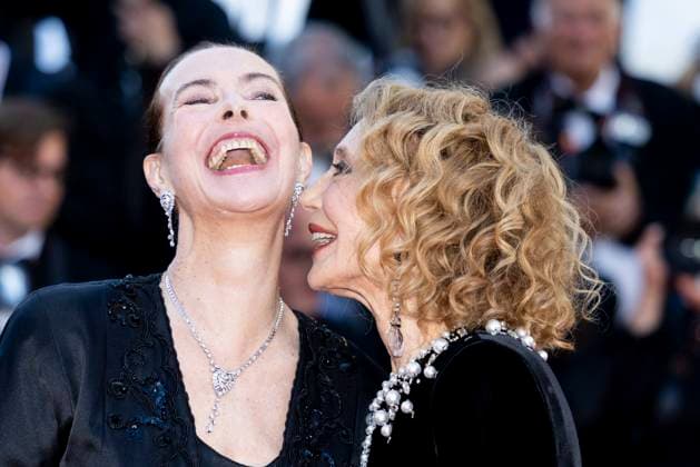 M Montée des marches du film The Mastermind lors du 78ème Festival International du Film de Cannes Carole Bouquet, Marisa Berenson Montée des marches du film The Mastermind lors du 78ème Festival International du Film de Cannes, au Palais des Festivals à Cannes Le 23 mai 2025 Jacovides Moreau Bestimage Red carpet for the movie The Mastermind during the 78th Cannes International Film Festival at the Palais des Festivals in Cannes, France On may 23th 2025 Cannes France  Copyright: xJACOVIDES-MOREAUx xBESTIMAGExJACOVIDES-MOREAUx xBESTIMAGEx