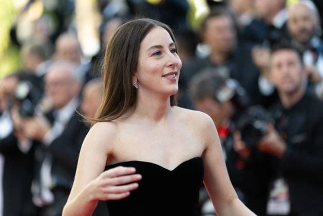 B Montée des marches du film The Mastermind lors du 78ème Festival International du Film de Cannes Alana Haim Montée des marches du film The Mastermind lors du 78ème Festival International du Film de Cannes, au Palais des Festivals à Cannes Le 23 mai 2025 Olivier Borde Bestimage Red carpet for the movie The Mastermind during the 78th Cannes International Film Festival at the Palais des Festivals in Cannes, France On may 23th 2025 Cannes France  Copyright: xOLIVIERxBORDEx xBESTIMAGExOLIVIERxBORDEx xBESTIMAGEx