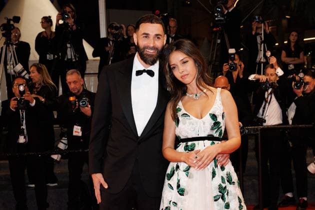 M Karim Benzema et sa compagne Lyna Khoudri lors de la montée des marches du film 13 jours 13 nuits lors du 78ème Festival International du Film de Cannes Karim Benzema and his companion Lyna Khoudri during the ascent of the steps for the film 13 jours 13 nuits during the 78th Cannes International Film Festival On may 23th 2025 Cannes France Jacovides Moreau Bestimage Red carpet for the movie 13 jours 13 nuits during the 78th Cannes International Film Festival at the Palais des Festivals in Cannes, France On may 23th 2025 Cannes France  Copyright: xJACOVIDES-MOREAUx xBESTIMAGExJACOVIDES-MOREAUx xBESTIMAGEx
