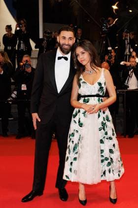 M Karim Benzema et sa compagne Lyna Khoudri lors de la montée des marches du film 13 jours 13 nuits lors du 78ème Festival International du Film de Cannes Karim Benzema and his companion Lyna Khoudri during the ascent of the steps for the film 13 jours 13 nuits during the 78th Cannes International Film Festival On may 23th 2025 Cannes France Jacovides Moreau Bestimage Red carpet for the movie 13 jours 13 nuits during the 78th Cannes International Film Festival at the Palais des Festivals in Cannes, France On may 23th 2025 Cannes France  Copyright: xJACOVIDES-MOREAUx xBESTIMAGExJACOVIDES-MOREAUx xBESTIMAGEx