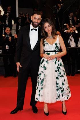 M Karim Benzema et sa compagne Lyna Khoudri lors de la montée des marches du film 13 jours 13 nuits lors du 78ème Festival International du Film de Cannes Karim Benzema and his companion Lyna Khoudri during the ascent of the steps for the film 13 jours 13 nuits during the 78th Cannes International Film Festival On may 23th 2025 Cannes France Jacovides Moreau Bestimage Red carpet for the movie 13 jours 13 nuits during the 78th Cannes International Film Festival at the Palais des Festivals in Cannes, France On may 23th 2025 Cannes France  Copyright: xJACOVIDES-MOREAUx xBESTIMAGExJACOVIDES-MOREAUx xBESTIMAGEx