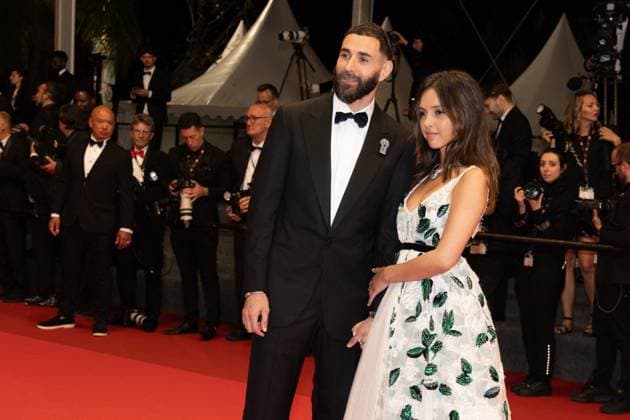 B Karim Benzema et sa compagne Lyna Khoudri lors de la montée des marches du film 13 jours 13 nuits lors du 78ème Festival International du Film de Cannes Karim Benzema and his companion Lyna Khoudri during the walk up the steps for the movie 13 jours 13 nuits during the 78th Cannes International Film Festival On may 23th 2025 Cannes France Jacovides Moreau Bestimage Red carpet for the movie 13 jours 13 nuits during the 78th Cannes International Film Festival at the Palais des Festivals in Cannes, France On may 23th 2025 Cannes France  Copyright: xOLIVIERxBORDEx xBESTIMAGExOLIVIERxBORDEx xBESTIMAGEx
