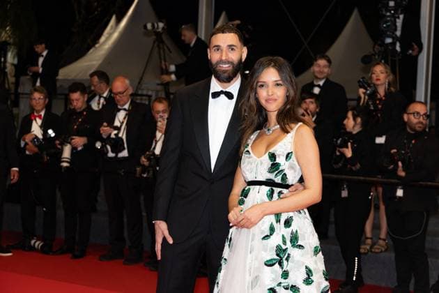 B Karim Benzema et sa compagne Lyna Khoudri lors de la montée des marches du film 13 jours 13 nuits lors du 78ème Festival International du Film de Cannes Karim Benzema and his companion Lyna Khoudri during the walk up the steps for the movie 13 jours 13 nuits during the 78th Cannes International Film Festival On may 23th 2025 Cannes France Jacovides Moreau Bestimage Red carpet for the movie 13 jours 13 nuits during the 78th Cannes International Film Festival at the Palais des Festivals in Cannes, France On may 23th 2025 Cannes France  Copyright: xOLIVIERxBORDEx xBESTIMAGExOLIVIERxBORDEx xBESTIMAGEx