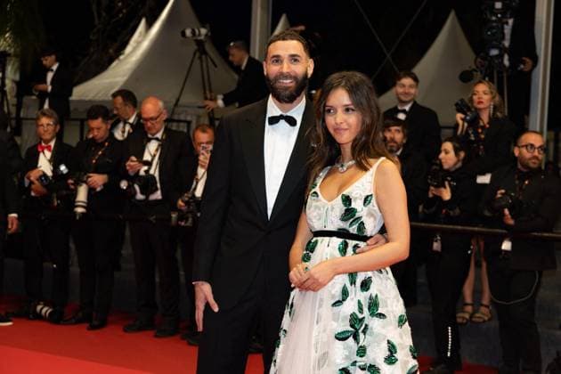 B Karim Benzema et sa compagne Lyna Khoudri lors de la montée des marches du film 13 jours 13 nuits lors du 78ème Festival International du Film de Cannes Karim Benzema and his companion Lyna Khoudri during the walk up the steps for the movie 13 jours 13 nuits during the 78th Cannes International Film Festival On may 23th 2025 Cannes France Jacovides Moreau Bestimage Red carpet for the movie 13 jours 13 nuits during the 78th Cannes International Film Festival at the Palais des Festivals in Cannes, France On may 23th 2025 Cannes France  Copyright: xOLIVIERxBORDEx xBESTIMAGExOLIVIERxBORDEx xBESTIMAGEx
