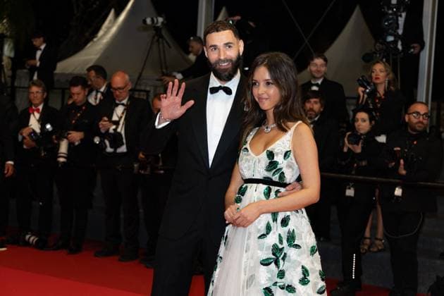 B Karim Benzema et sa compagne Lyna Khoudri lors de la montée des marches du film 13 jours 13 nuits lors du 78ème Festival International du Film de Cannes Karim Benzema and his companion Lyna Khoudri during the walk up the steps for the movie 13 jours 13 nuits during the 78th Cannes International Film Festival On may 23th 2025 Cannes France Jacovides Moreau Bestimage Red carpet for the movie 13 jours 13 nuits during the 78th Cannes International Film Festival at the Palais des Festivals in Cannes, France On may 23th 2025 Cannes France  Copyright: xOLIVIERxBORDEx xBESTIMAGExOLIVIERxBORDEx xBESTIMAGEx