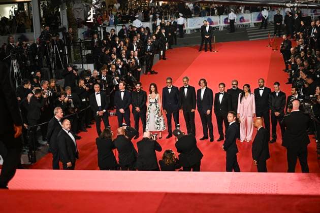 78eme Festival International du Film de Cannes Montée des marches du film 13 jours 13 nuits 78th International Cannes Film Festival Red carpet for 13 jours 13 nuits movie 445044 2025 05 23 France Khoudri, Lyna Bida, Mohamed Zem, Roschdy  Copyright: xSergexArnalx xStarfacex STAR_445044_029