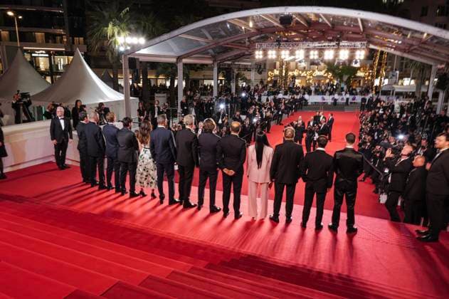 78eme Festival International du Film de Cannes Montée des marches du film 13 jours 13 nuits 78th International Cannes Film Festival Red carpet for 13 jours 13 nuits movie 445044 2025 05 23 France Khoudri, Lyna Bida, Mohamed Zem, Roschdy  Copyright: xSergexArnalx xStarfacex STAR_445044_033
