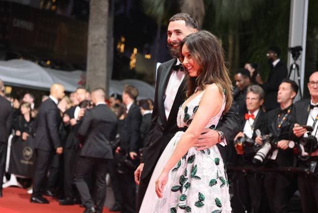 J Karim Benzema et sa compagne Lyna Khoudri lors de la montée des marches du film 13 jours 13 nuits lors du 78ème Festival International du Film de Cannes Karim Benzema and his companion Lyna Khoudri during the walk up the steps for the movie 13 jours 13 nuits during the 78th Cannes International Film Festival On may 23th 2025 Cannes France Jacovides Moreau Bestimage Red carpet for the movie 13 jours 13 nuits during the 78th Cannes International Film Festival at the Palais des Festivals in Cannes, France On may 23th 2025 Cannes France  Copyright: xJACOVIDES-MOREAUx xBESTIMAGExJACOVIDES-MOREAUx xBESTIMAGEx