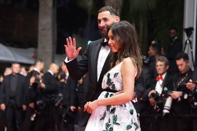 J Karim Benzema et sa compagne Lyna Khoudri lors de la montée des marches du film 13 jours 13 nuits lors du 78ème Festival International du Film de Cannes Karim Benzema and his companion Lyna Khoudri during the walk up the steps for the movie 13 jours 13 nuits during the 78th Cannes International Film Festival On may 23th 2025 Cannes France Jacovides Moreau Bestimage Red carpet for the movie 13 jours 13 nuits during the 78th Cannes International Film Festival at the Palais des Festivals in Cannes, France On may 23th 2025 Cannes France  Copyright: xJACOVIDES-MOREAUx xBESTIMAGExJACOVIDES-MOREAUx xBESTIMAGEx