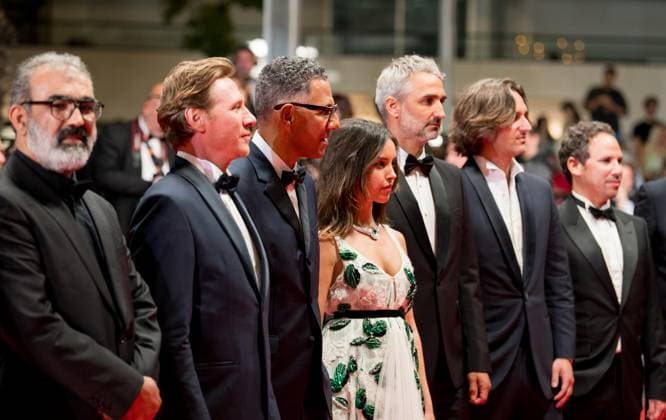 78eme Festival International du Film de Cannes Montée des marches du film 13 jours 13 nuits 78th International Cannes Film Festival Red carpet for The Mastermind movie views from the roof of the Palais 445046 2020 01 24 Cannes France Khoudri, Lyna Rassam, Dimitri Zem, Roschdy Bourboulon, Martin Bridet, Nicolas  Copyright: xAnthonyxCarrelx xStarfacex STAR_445046_018