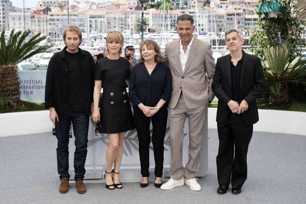 Cannes - Moi qui t’aimas photocall DN Sacha Sperling, Marina Fois, Diane Kurys, Roschdy Zem and Thierry De Peretti attend the Moi qui t’aimas photocall at the 78th annual Cannes Film Festival at Palais des Festivals on May 23, 2025 in Cannes, France.Photo by David NIVIERE ABACAPRESS.COM CANNES France  Copyright: xNivierexDavid ABACAPRESS.COMx