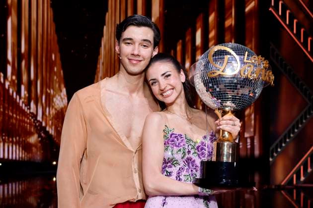 Bilder des Jahres 2025, Entertainment 05 Mai Entertainment Themen der Woche KW21 Entertainment Bilder des Tages Golfprofi Diego Pooth und Tänzerin Ekaterina Leonova gewinnen das Finale der 18. Staffel der RTL-Tanzshow Lets Dance im Coloneum. Köln, 23.05.2025 NRW Deutschland *** Professional golfer Diego Pooth and dancer Ekaterina Leonova win the final of the 18th season of the RTL dance show Lets Dance at the Coloneum Cologne, 23 05 2025 NRW Germany Copyright: xChristophxHardtx