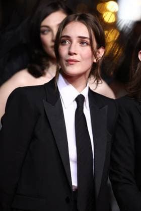 Entertainment Bilder des Tages Cannes - Honey Don t Screening JD Talia Ryder attend the Honey Don t red carpet at the 78th annual Cannes Film Festival at Palais des Festivals on May 23, 2025 in Cannes, France. Photo by Jerome Domine ABACAPRESS.COM Cannes France  Copyright: xDominexJerome ABACAx