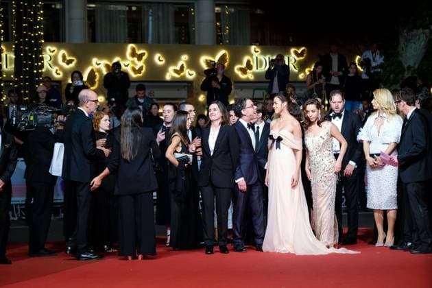 78eme Festival International du Film de Cannes Montée des marches du film Honey dont 78th International Cannes Film Festival Red carpet for Honey dont movie 445058 2025 05 24 France Plaza, Aubrey Coen, Ethan Qualley , Sarah Margaret  Copyright: xFranckxBoutonnetx xStarfacex STAR_445058_033