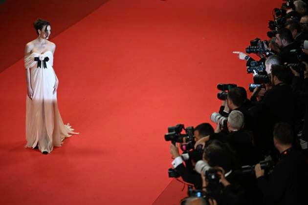 78eme Festival International du Film de Cannes Montée des marches du film Honey dont 78th International Cannes Film Festival Red carpet for Honey dont movie 445053 2025 05 23 France Qualley , Sarah Margaret  Copyright: xSergexArnalx xStarfacex STAR_445053_010