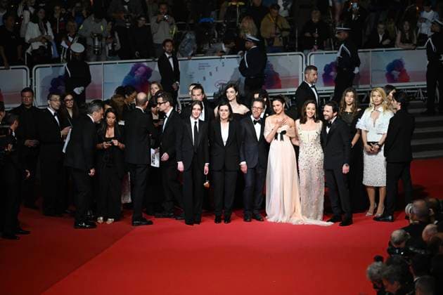 78eme Festival International du Film de Cannes Montée des marches du film Honey dont 78th International Cannes Film Festival Red carpet for Honey dont movie 445053 2025 05 23 France Plaza, Aubrey Coen, Ethan Qualley , Sarah Margaret  Copyright: xSergexArnalx xStarfacex STAR_445053_018