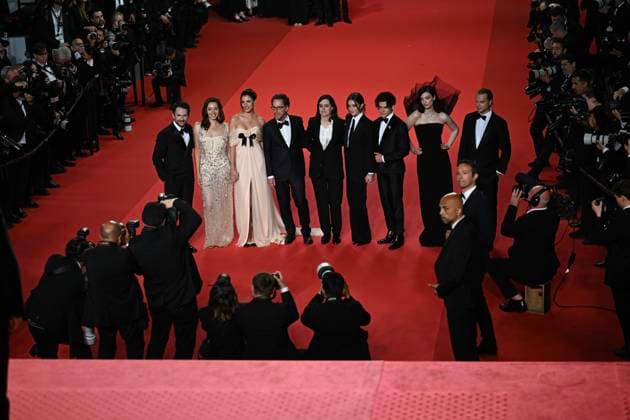78eme Festival International du Film de Cannes Montée des marches du film Honey dont 78th International Cannes Film Festival Red carpet for Honey dont movie 445053 2025 05 23 France Plaza, Aubrey Coen, Ethan Qualley , Sarah Margaret  Copyright: xSergexArnalx xStarfacex STAR_445053_020