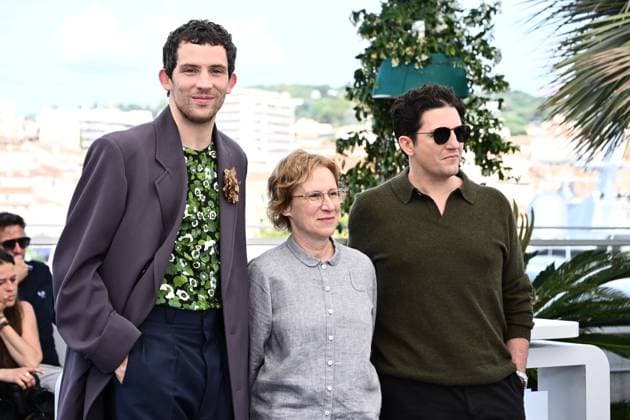 CINEMA : 78eme Festival de Cannes - Photocall - 24 05 2025 CANNES, FRANCE : JOSH O™CONNOR, KELLY REICHARDT, JOHN MAGARO lors du photocall de Â« THE MASTERMIND Â» CompÃ tition au 78eme Festival de Cannes au Palais des Festivals le 24 mai 2025 Ã Cannes, France. CannesFrance  Copyright: xValentinaxClaretx