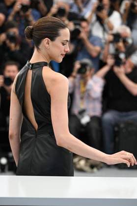 78eme Festival International du Film de Cannes Photocall with cast of HOney don t 78th International Cannes Film Festival Photocall with cast of HOney don t movie 445080 2025 05 24 France Qualley , Sarah Margaret  Copyright: xSergexArnalx xStarfacex STAR_445080_028