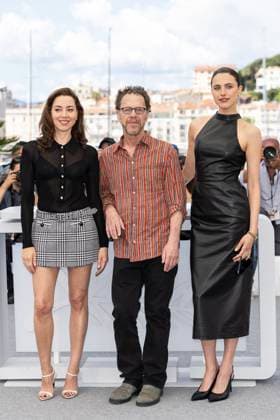 Photocall du film Honey don t lors du 78ème Festival International du Film de Cannes Aubrey Plaza, Ethan Coen et Margaret Qualley Photocall du film Honey Don t lors du 78ème Festival International du Film de Cannes le 24 mai 2025 Jacovides Moreau Bestimage Photocall for the film Honey Don tduring the 78th Cannes International Film Festival on May 24, 2025 Cannes France  Copyright: xJACOVIDES-MOREAUx xBESTIMAGExJACOVIDES-MOREAUx xBESTIMAGEx