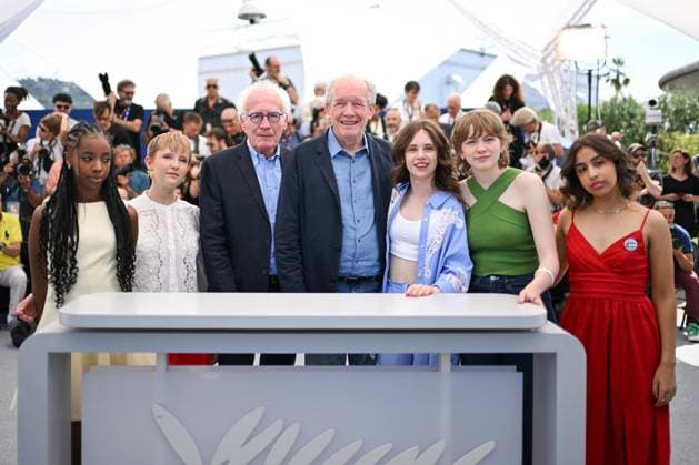 Cannes Jeunes Meres Photocall AM Lucie Laruelle, Janaïna Halloy, Jean-Pierre Dardenne, Luc Dardenne, Babette Verbeek, Elsa Houben and Samia Hilmi attending the Jeunes Meres Photocall in Cannes, France on May 24, 2025 as part of the 78th Cannes Film Festival. Photo by Aurore Marechal ABACAPRESS.COM Cannes France  Copyright: xMarechalxAurore ABACAx