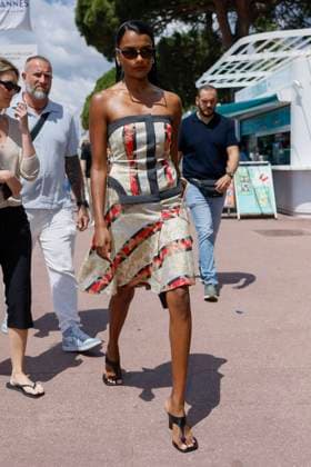 Cannes Simone Ashley leaves Hotel Martinez MP Simone Ashley leaves Hotel Martinez to take a stroll along Croisette ahead the 78th annual Cannes Film Festival on May 24, 2025 in Cannes, France. Photo by Marco Piovanotto ABACAPRESS.COM  Copyright: xPiovanottoxMarco ABACAx