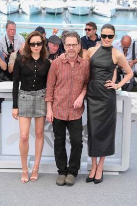 CELEBRITES : 78 eme Festival de Cannes photocalls 2025 - 24 05 2025 CANNES, FRANCE - MAY 24: Aubrey Plaza and Margaret Qualley pose during the Honey Don t! photocall at the 78th annual Cannes Film Festival at Palais des Festivals on May 24, 2025 in Cannes, France  Copyright: xLUCAxCUTOLOx