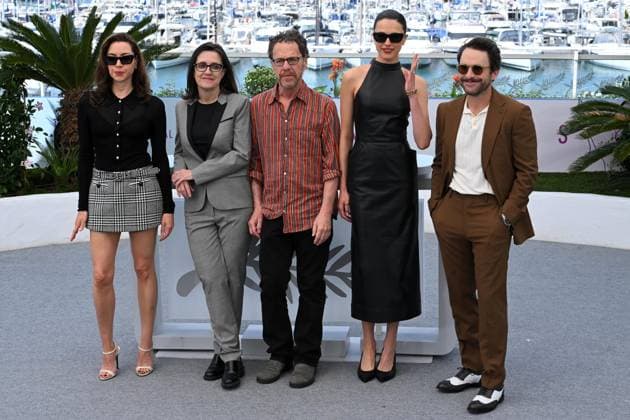 Cannes, France: Cannes, 78th Cannes Film Festival 2025, Photocall of the film Honey don t! In the photo: Tricia Cooke, Aubrey Plaza, Charlie Day, Margaret Qualley, Ethan Coen Cannes France  - ZUMAp169 20250524_zea_p169_722 Copyright: xTerenghi Ipax
