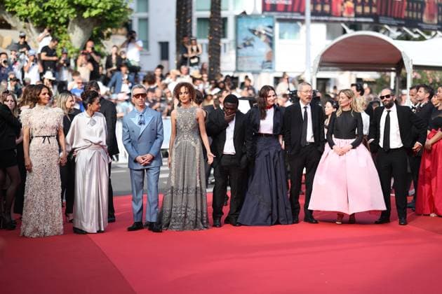 Cannes - Closing Ceremony Red Carpet (L-R) Jury Members Halle Berry, Payal Kapadia, Jeremy Strong, Leïla Slimani, Dieudo Hamadi, Jury President Juliette Binoche, Hong Sang-soo, Carlos Reygadas and Alba Rohrwacher attending the closing ceremony red carpet at the 78th annual Cannes Film Festival at Palais des Festivals on May 24, 2025 in Cannes, France. Photo by Jerome Domine ABACAPRESS.COM Cannes France  Copyright: xDominexJerome ABACAx